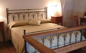 Oneway B & B
